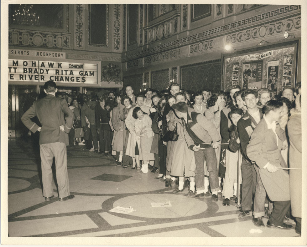 Line of people in front lobby (Clinton Ave. main entrance). [PHOTO: D.O. Schultz / Rochester Theater Organ Society]