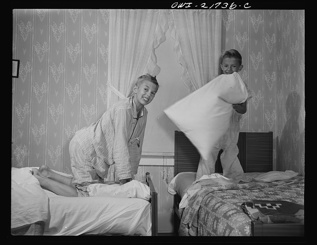 The two Babcock boys having a little fun before going to sleep [PHOTO: Library of Congress]