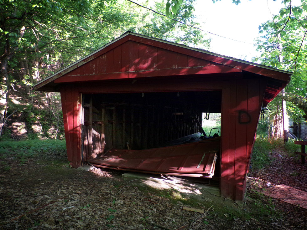 Abandoned Camp Haccamo, Penfield NY. [IMAGE: Snoop Junkie]