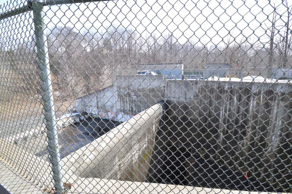 This giant basin can hold 45 Million gallons of sewage. [PHOTO: RochesterSubway.com]