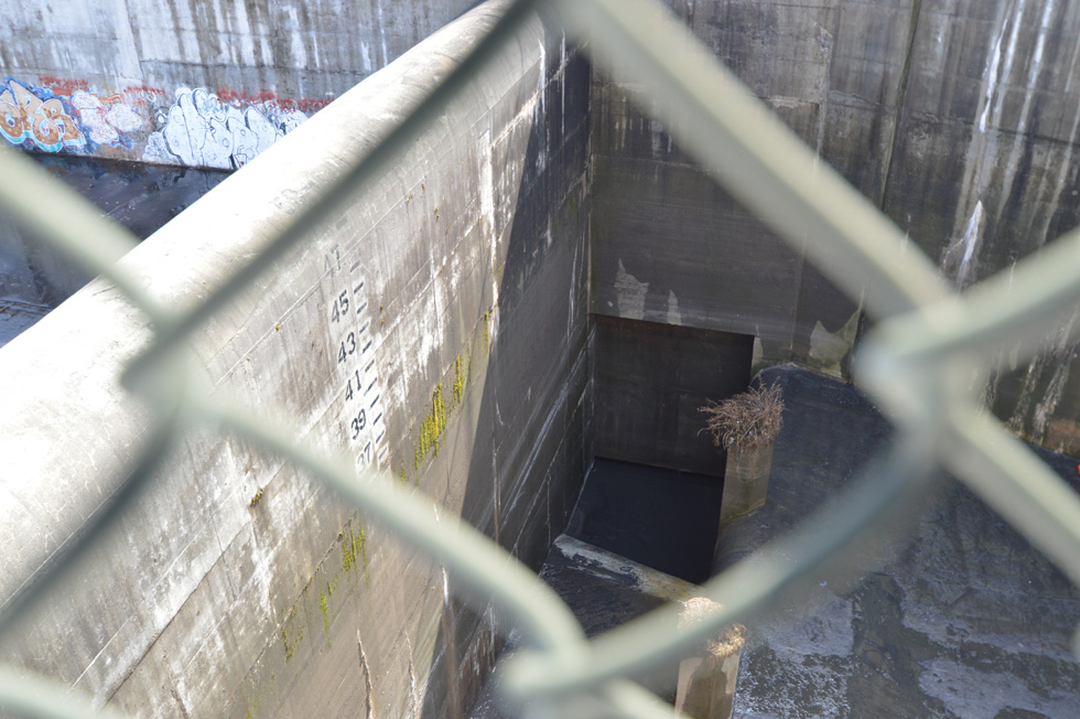 That metal control gate down there leads directly to the Van Lare treatment plant. The gate can release the flow a little bit at a time so as not to overrun the plant. [PHOTO: RochesterSubway.com]