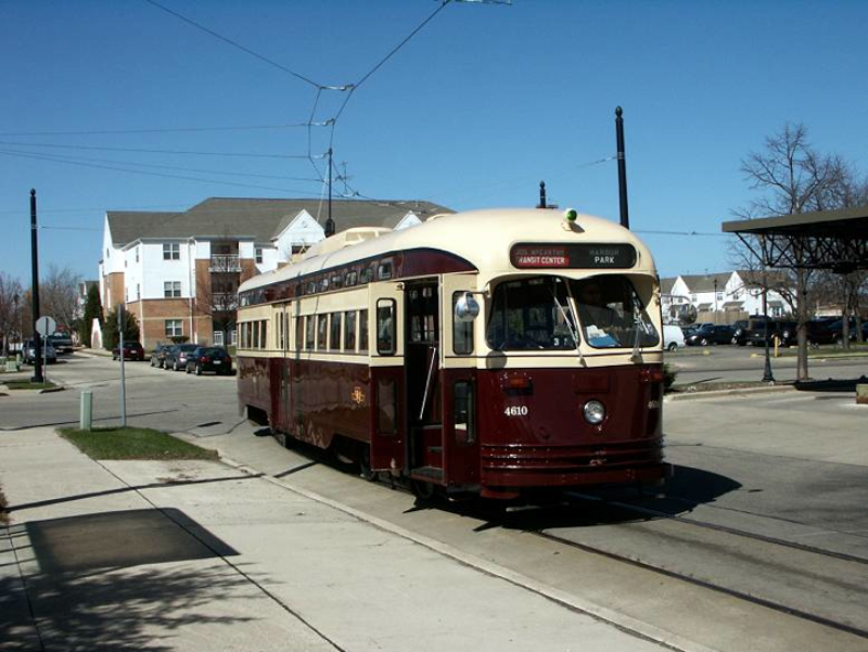 A heritage streetcar line, like the one in Kenosha WI, could connect Ontario Beach with a parking lot at the former Russell power station. [PHOTO: CityPhile.com]