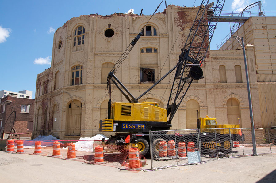 Genesee Brewery, demolition of historic Cataract Brewhouse. [PHOTO: Rick U.- RocPx.com]