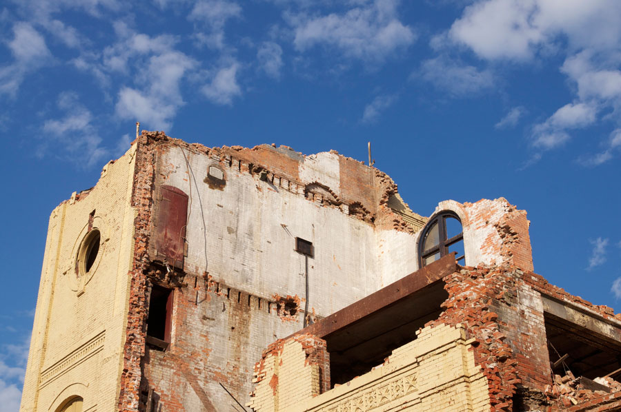 Genesee Brewery, demolition of historic Cataract Brewhouse. [PHOTO: Rick U.- RocPx.com]