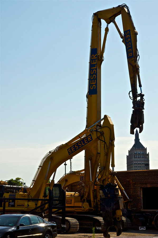 Genesee Brewery, demolition of historic Cataract Brewhouse. [PHOTO: Rick U.- RocPx.com]