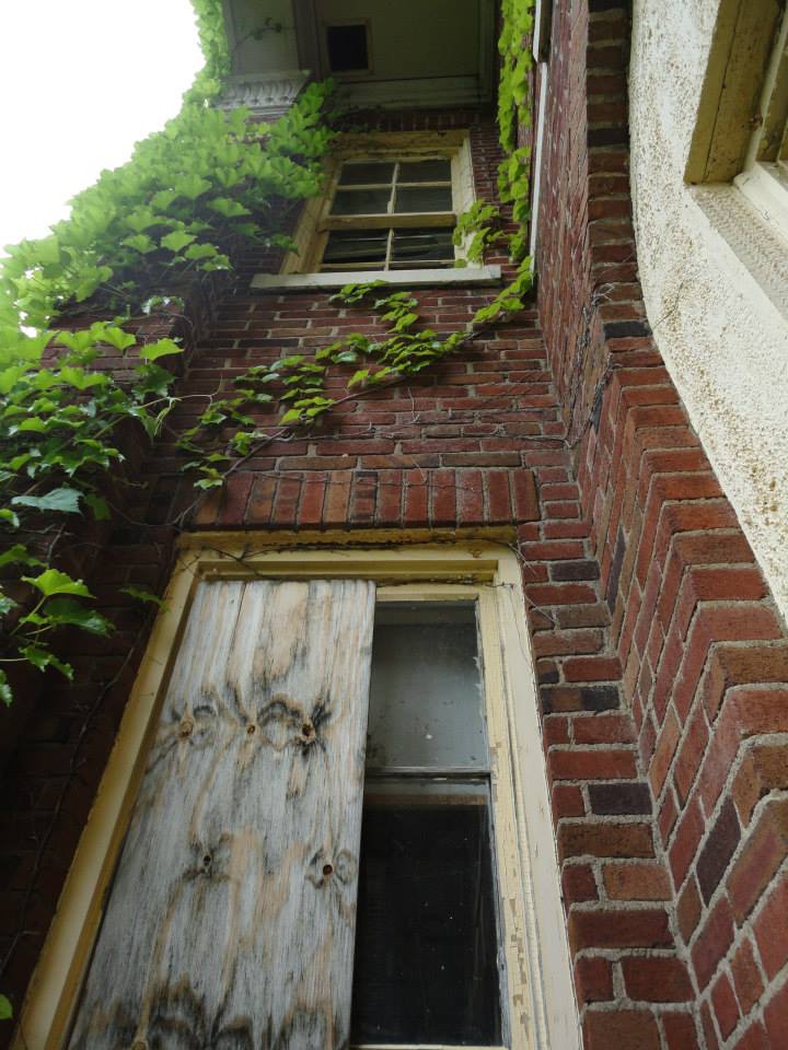 The abandoned Iola Tuberculosis Sanatorium. [PHOTO: Sarah Barnes]