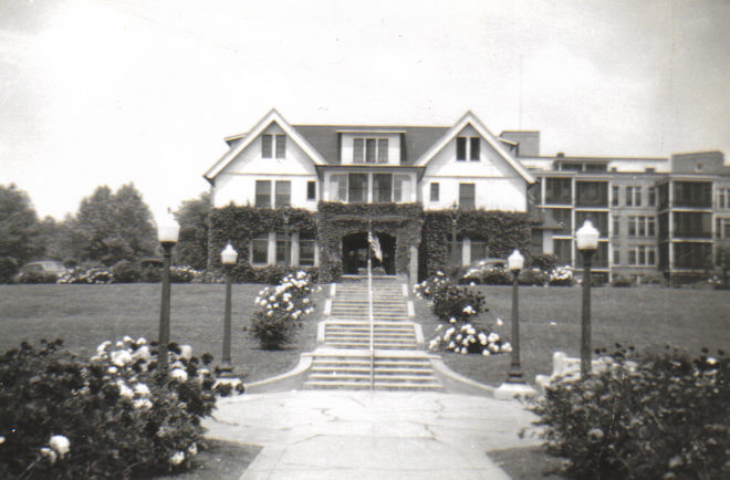 The Administration Building at Iola Tuberculosis Sanatorium (c.1946). The Infirmary is in the background to the right. [PHOTO COURTESY OF: Mark Hosier]