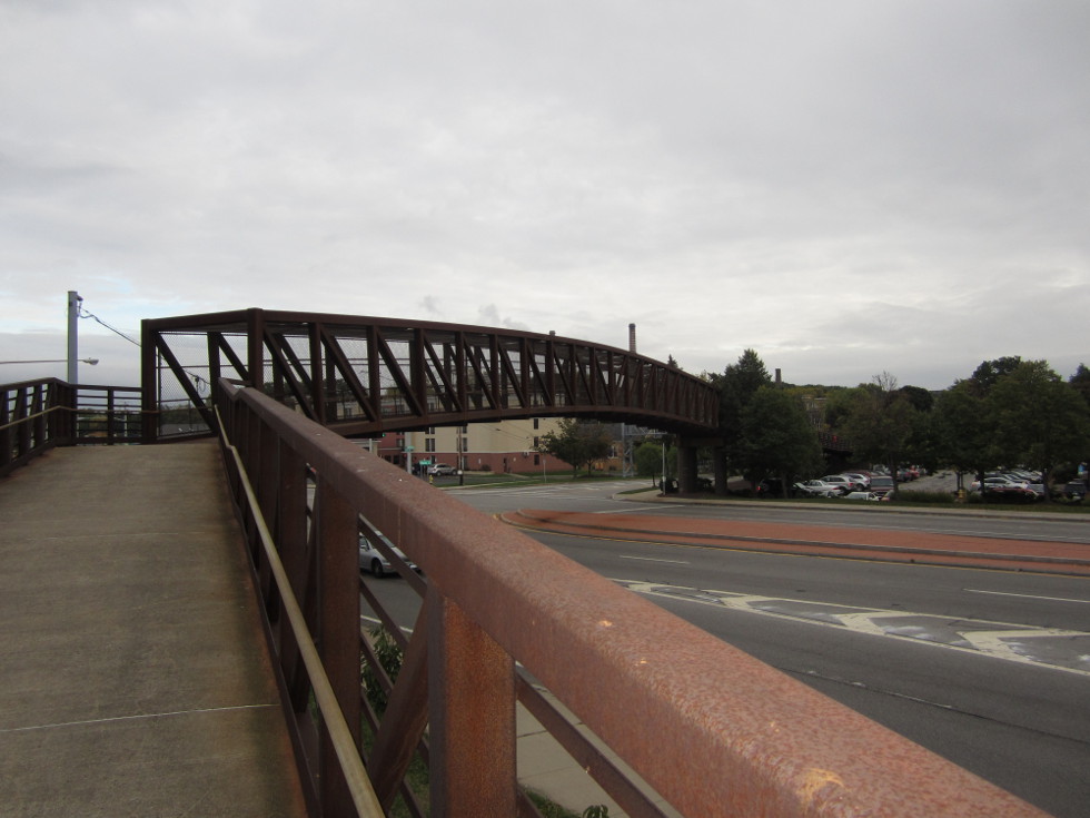 At West Ridge Road, there is a neat pedestrian bridge. [PHOTO: Ryan Green]
