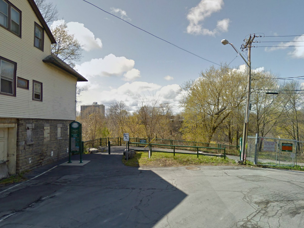 Entrance to the Genesee Riverway Trail from Brewer Street. [IMAGE: Google Streetview]