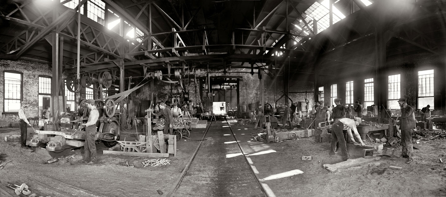 Blacksmiths at Merchants' Despatch Transportation Co. c.1904. [PHOTO: U.S. Library of Congress & Shorpy.com]