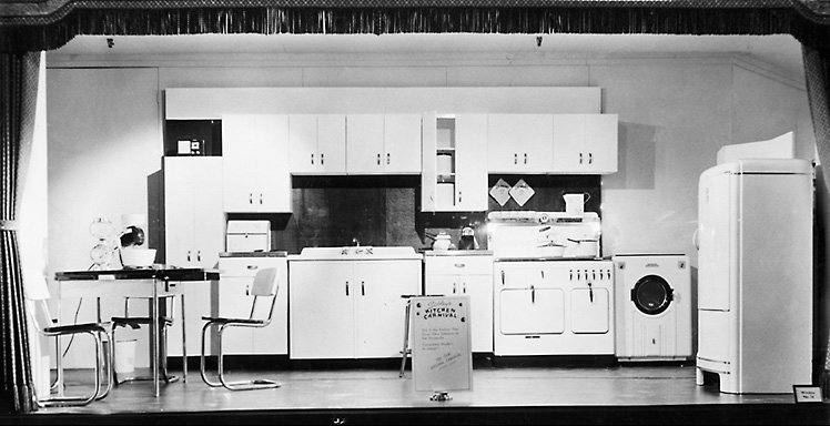 A Sibley's window display showing a modern kitchen. 1940. [PHOTO: Rochester Public Library]
