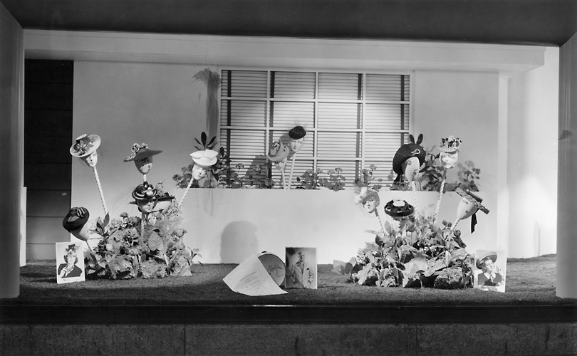 A Sibley's window display of women's hats. 1941. [PHOTO: Rochester Public Library]