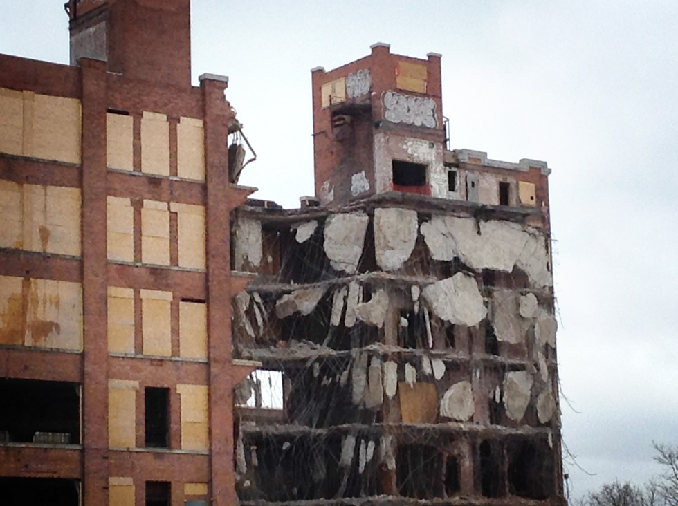 Sykes Datatronics building being demolished. December 19, 2014. [PHOTO: RochesterSubway.com]