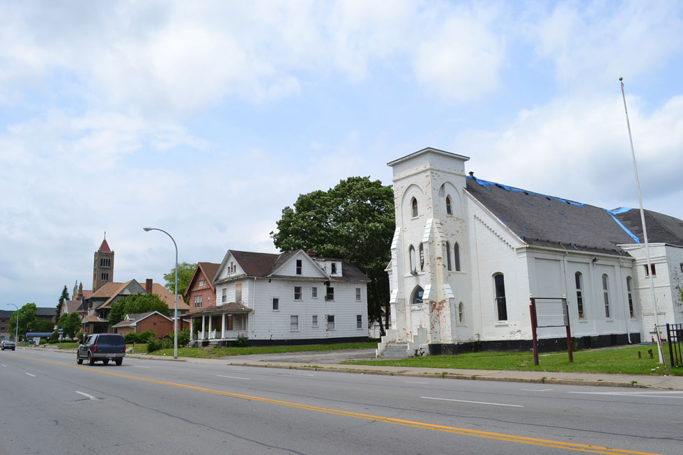 The Zoning Board will decide AGAIN whether or not to allow the former Westminster Presbyterian Church at 660 West Main Street to be demolished. [PHOTO: RochesterSubway.com]