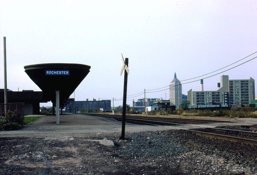 Rochester's outdated Amtrak Station. (photo: www.thebluecomet.com)