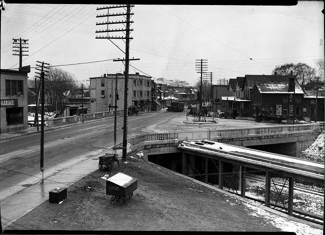 Monroe Avenue bridge over the Subway (circa 1930).
