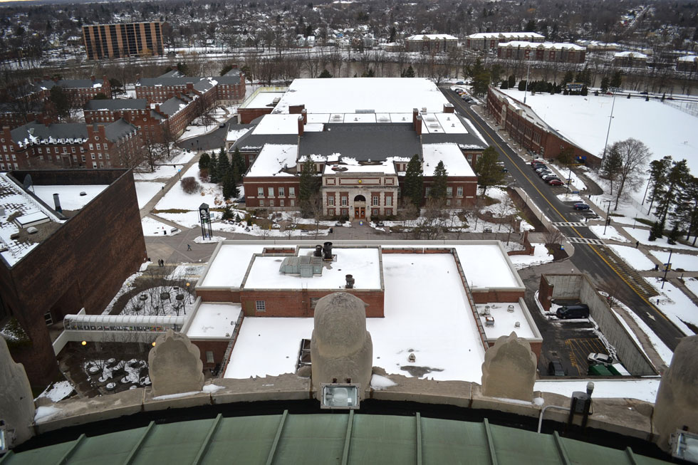 And there are those owls perched on the roof, looking over the Robert B. Goergen Athletic Center to the north. Fauver Stadium is on the right. [PHOTO: RochesterSubway.com]